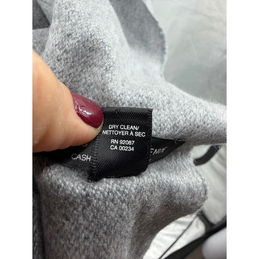 Saks Fifth Avenue Plaid Scarf Mens OS Grey 100% Cashmere Fringe Luxury